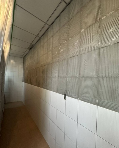 台中牆面空心隆起, 台中壁磚隆起, 台中地磚壁磚修繕, 台中貼壁磚一坪多少錢？, 台中泥作工程, 台中房屋修繕, 台中貼磁磚, 台中鋪地磚, 台中貼壁磚