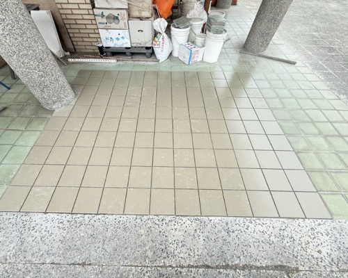 台中地板空鼓局部修繕, 台中地板磁磚空鼓隆起, 台中泥作工程, 台中房屋修繕, 台中貼磁磚, 台中鋪地磚